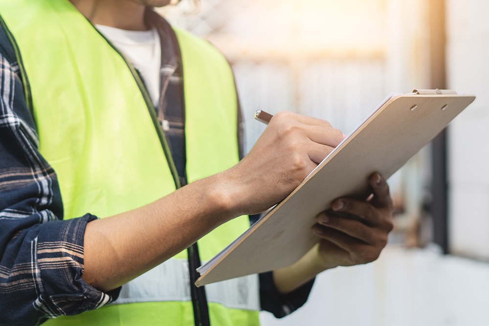 Construction defect expert providing legal counsel to Florida contractors on construction disputes and claims.
