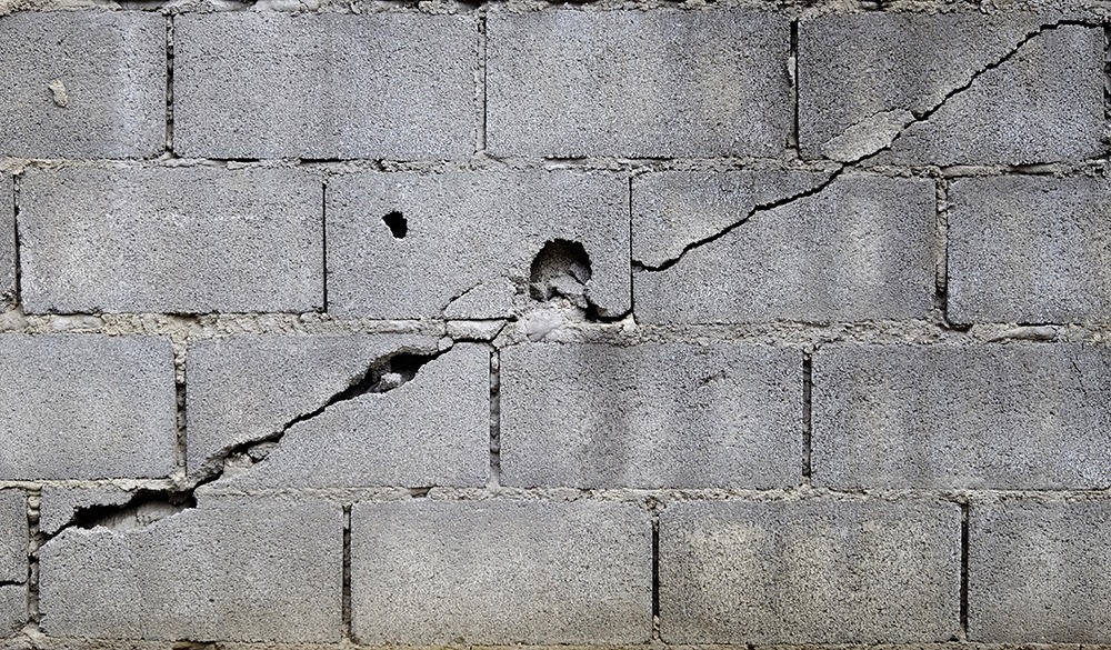Florida construction defect attorney – cracked foundation and structural damage lawsuit example